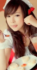 女仆装妹子图片_可爱女生女仆卖咖啡
