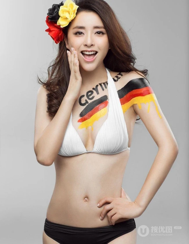 黄小蕾气质亮眼泳装图片