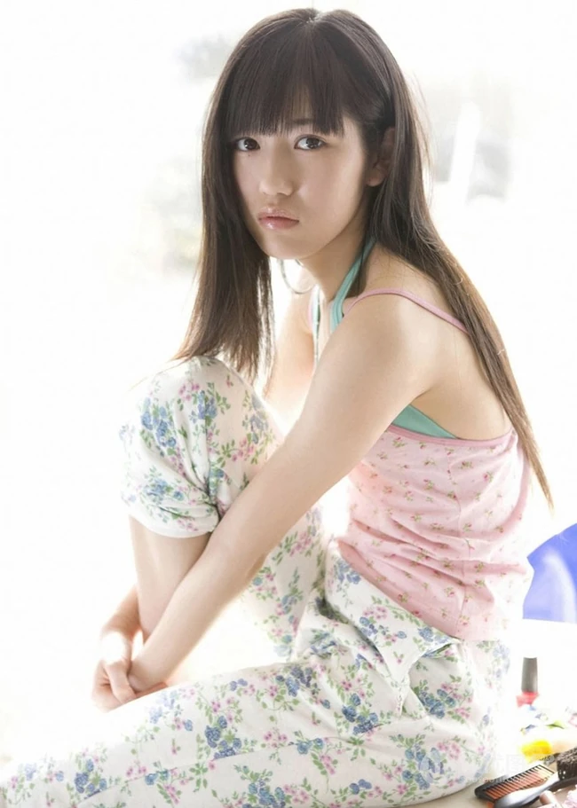 渡边麻友早年青涩写真图片