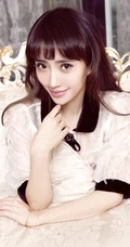 刘萌萌娇俏轻纱公主裙写真大图