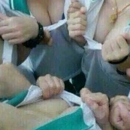 女生宿舍里那些被虐待的校服