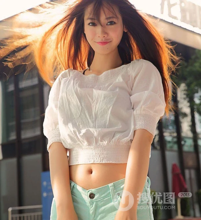 女生的紧身短裤、线条感、室内美图