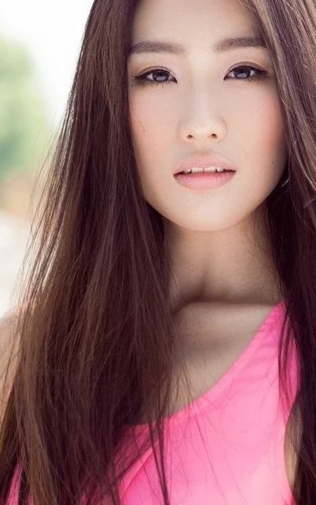 王婉中户外清新写真~清纯甜美气质动人