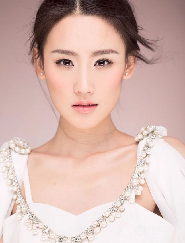 王婉中户外清新写真~清纯甜美气质动人