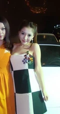 美模张扬一纯自拍生活照