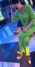 美模张扬一纯自拍生活照