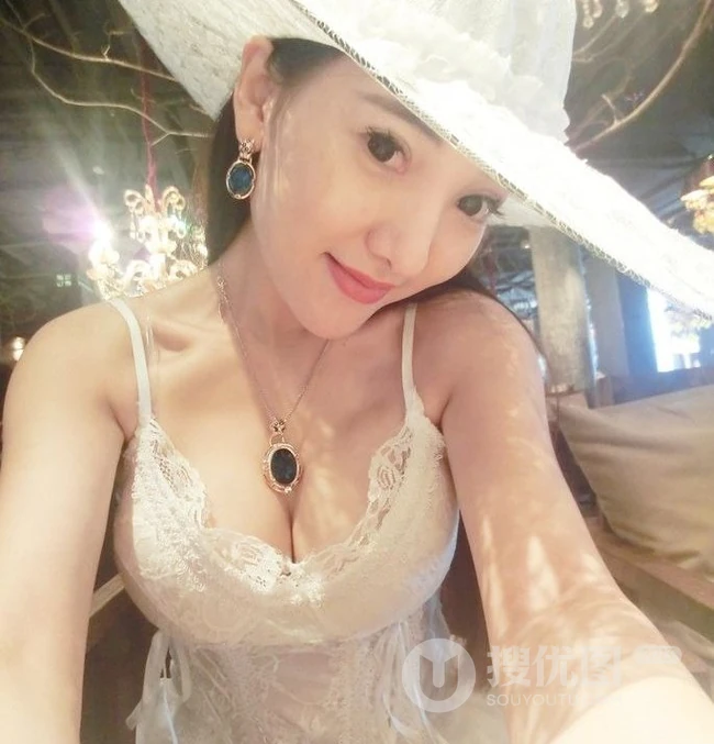 美模张扬一纯自拍生活照