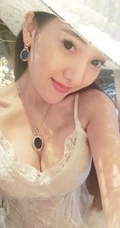 美模张扬一纯自拍生活照