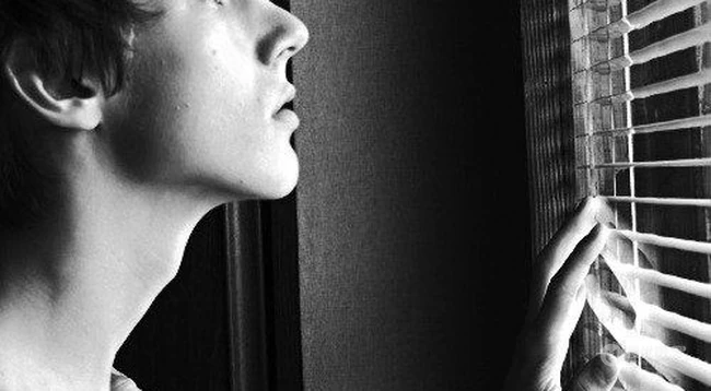 颓废的发~黑白欧美型男图片