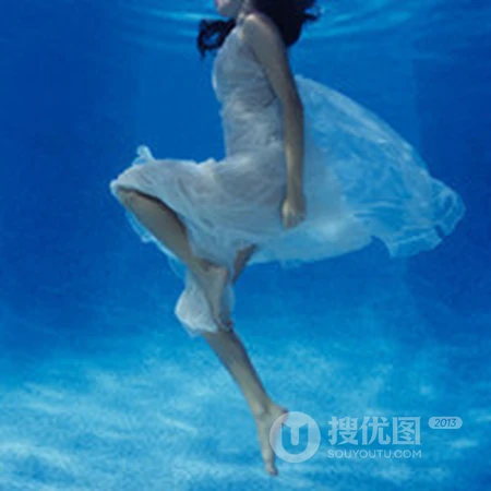 掉入爱情海 穿婚纱的女生海底风景唯美QQ头像