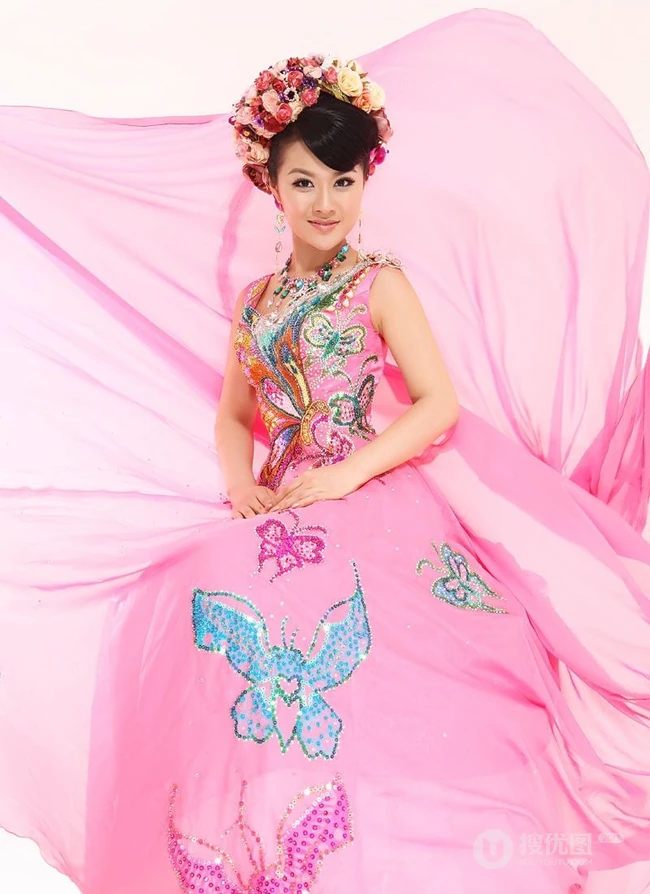女歌手春天~百变纯美写真资料