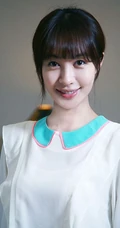 李菲儿方格子毛衣甜美写真