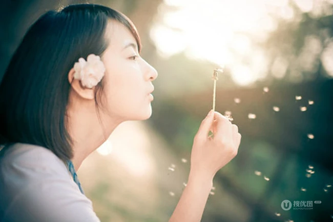 清纯女生意境图片~蒲公英