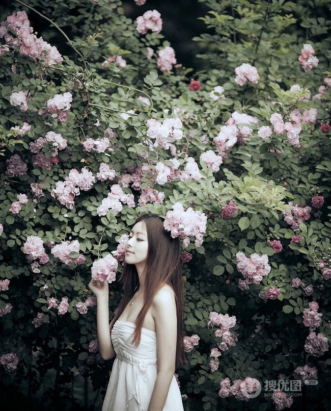 清纯唯女生生图片 花色满园
