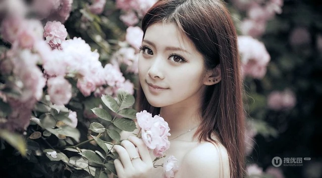 清纯唯女生生图片 花色满园