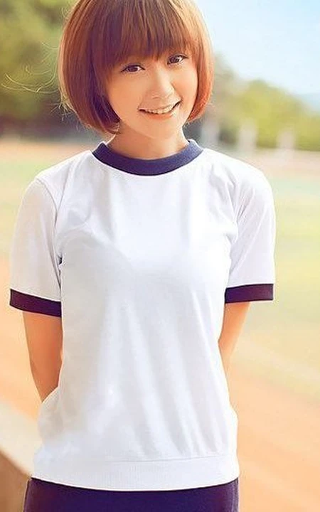 可爱学生妹子 清爽校服短裤图片