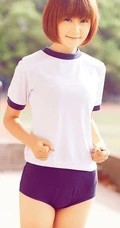 可爱学生妹子 清爽校服短裤图片