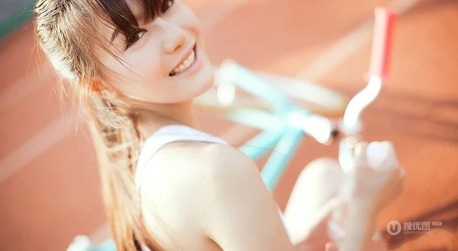 青春活力妹子 唯美户外运动写真