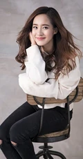功夫女星王智写真，温柔甜美笑容动人
