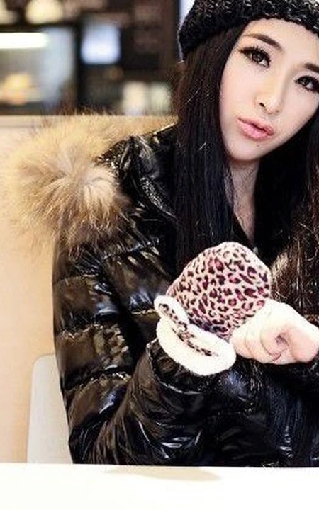 女生模特 米丁高清紧身图片写真