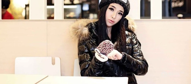 女生模特 米丁高清紧身图片写真