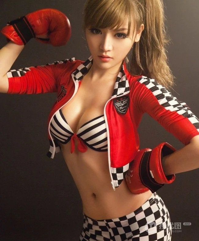 气质紧身短裤女生拳击手多样图片