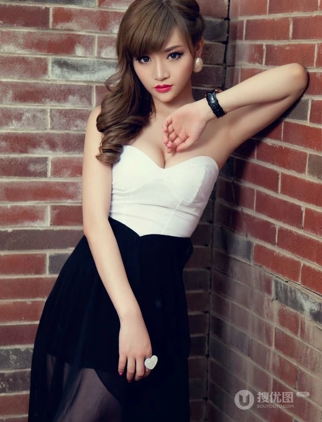 气质紧身短裤女生拳击手多样图片