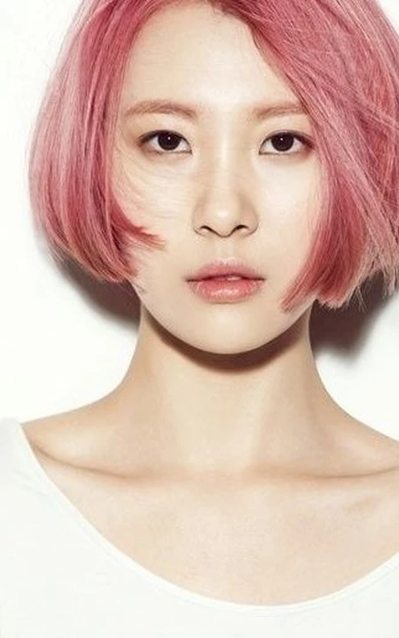 韩国女生歌手宣美 颓废优雅写真