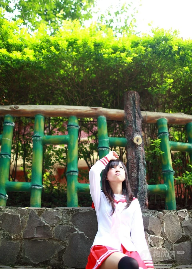 可爱女生校园青春可爱写真图片