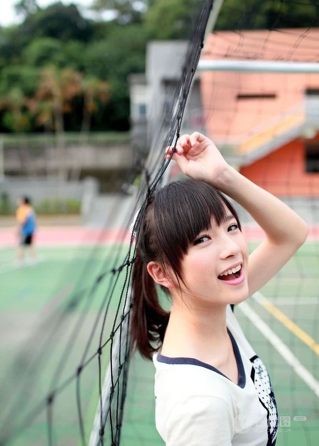 可爱女生校园青春可爱写真图片
