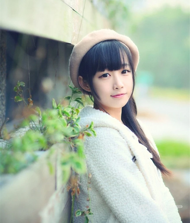 清纯可爱女生，唯美郊外写真