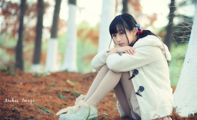 清纯可爱女生，唯美郊外写真