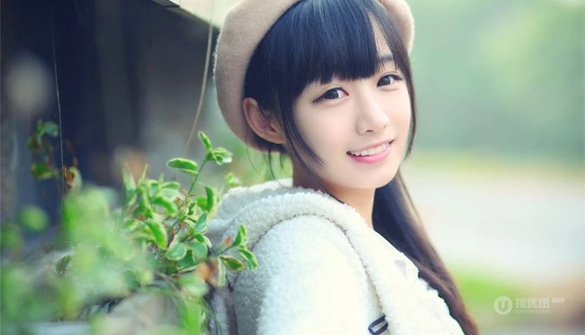 清纯可爱女生，唯美郊外写真