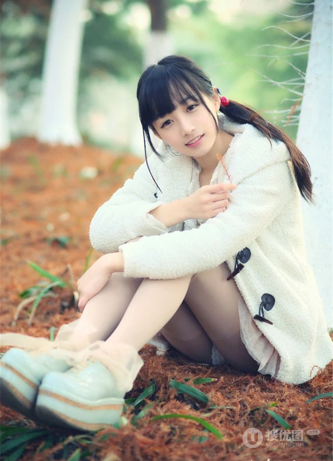 清纯可爱女生，唯美郊外写真