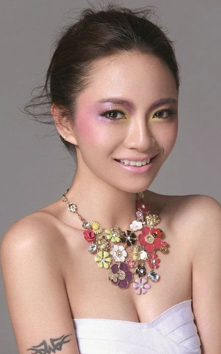 女生歌手胡灵精选唯美图片大全