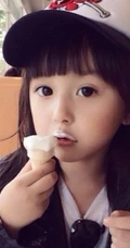 小少女，忍不住~萌出翔，萌出泪！