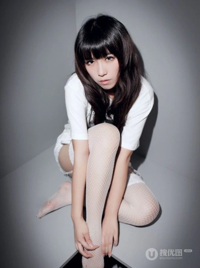 美模张怡亮眼辣的气质 唯美高清8P