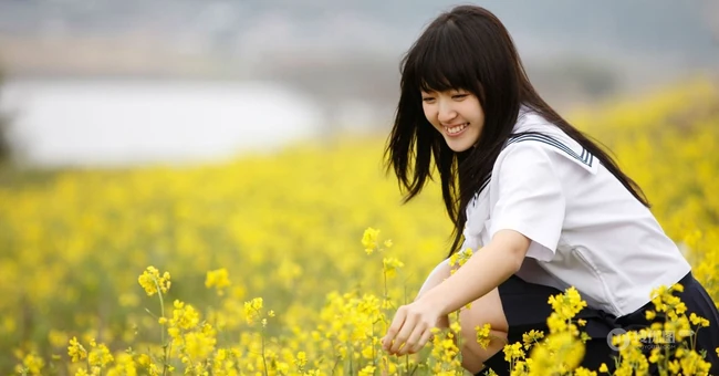 日本女生《铃木爱理》学生制服清新外拍