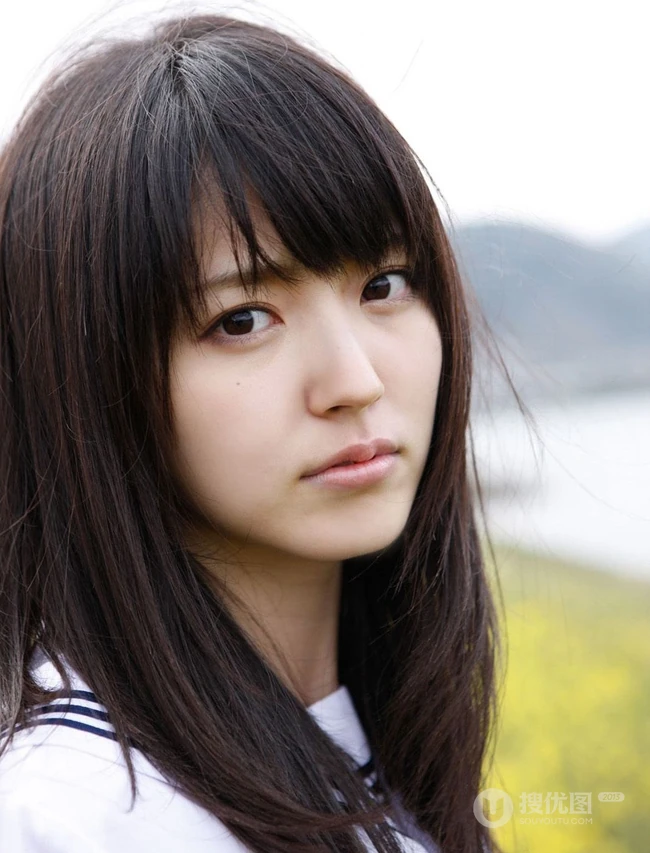 日本女生《铃木爱理》学生制服清新外拍