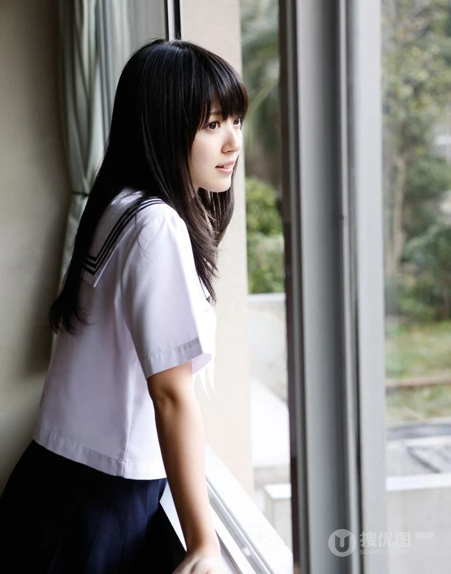 日本女生《铃木爱理》学生制服清新外拍