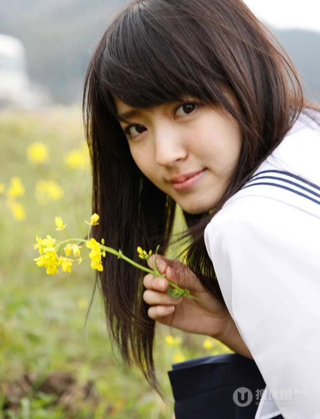 日本女生《铃木爱理》学生制服清新外拍