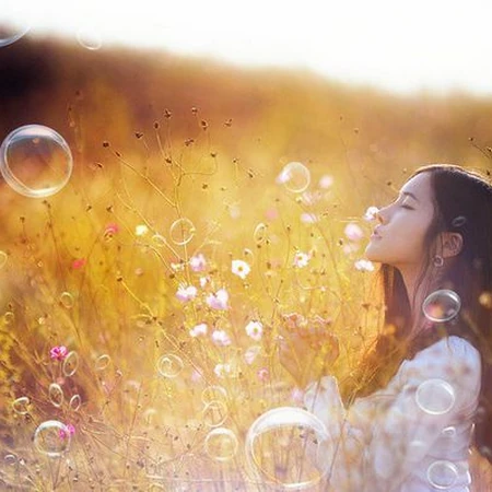 泡泡之夏，唯女生生吹泡泡美图