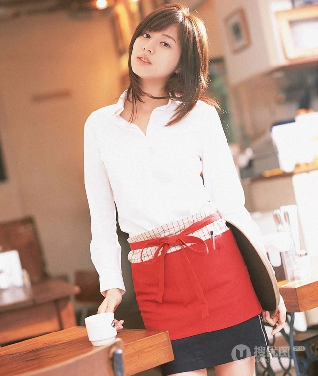 日本气质女生杉本有美厨房高清大片