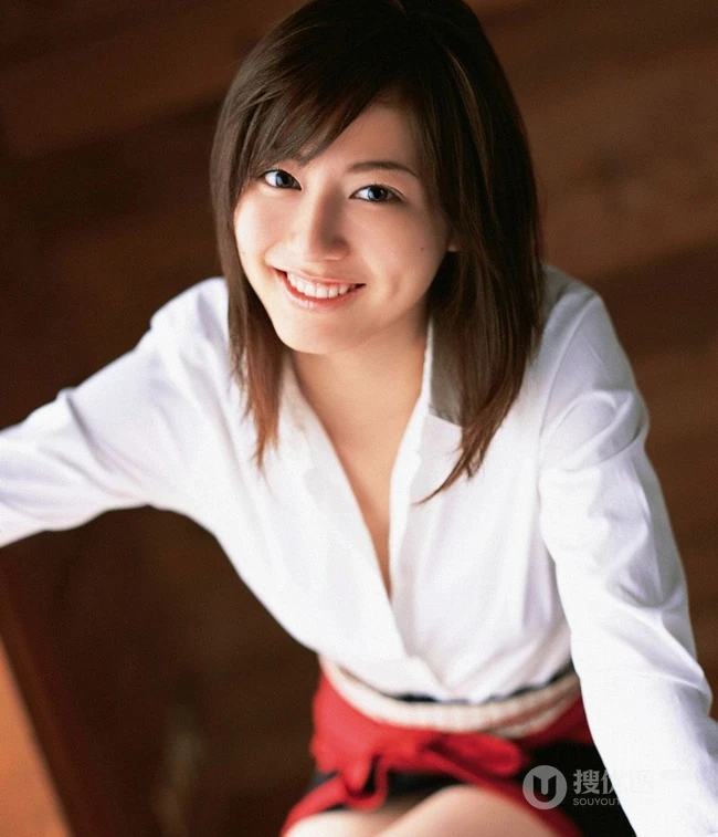 日本气质女生杉本有美厨房高清大片