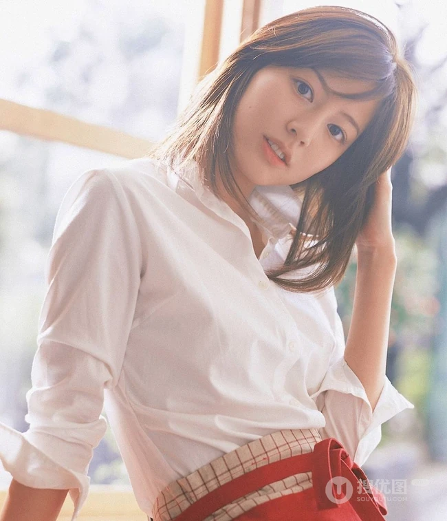 日本气质女生杉本有美厨房高清大片