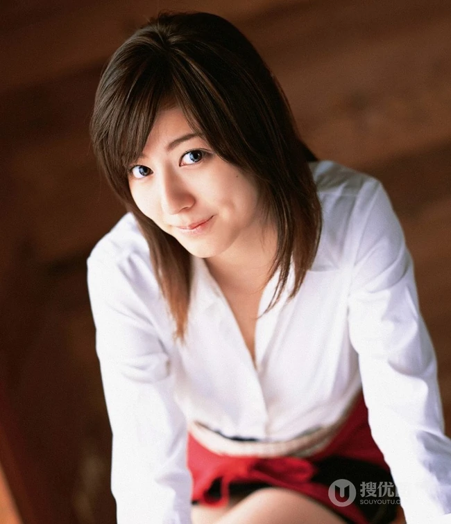 日本气质女生杉本有美厨房高清大片