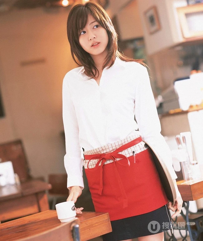 日本气质女生杉本有美厨房高清大片