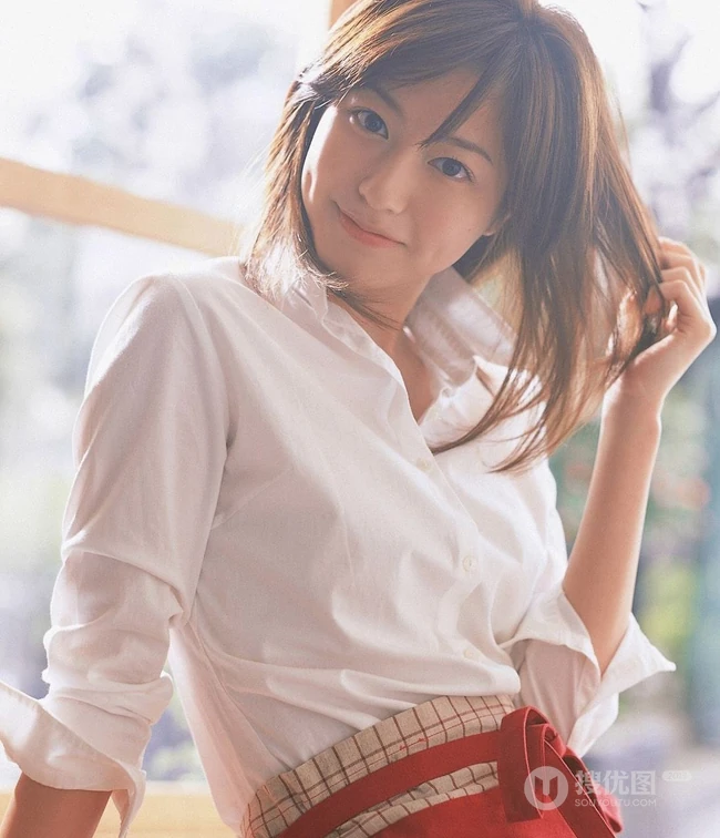 日本气质女生杉本有美厨房高清大片