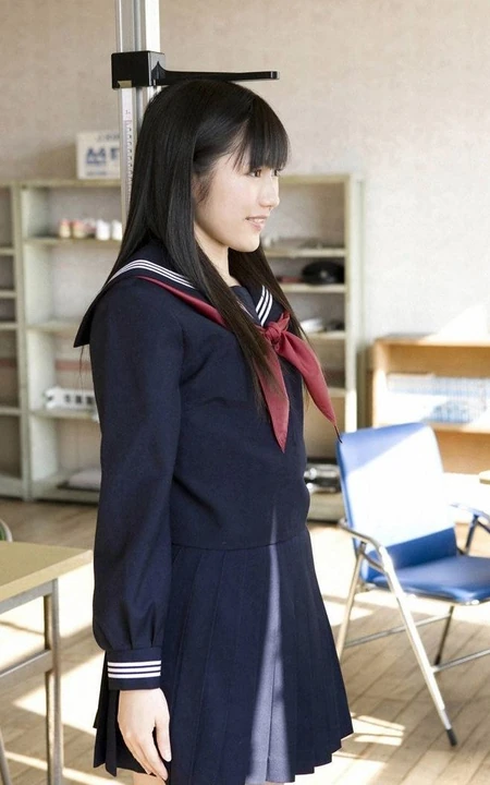 日本女生渡边麻友的校服日记