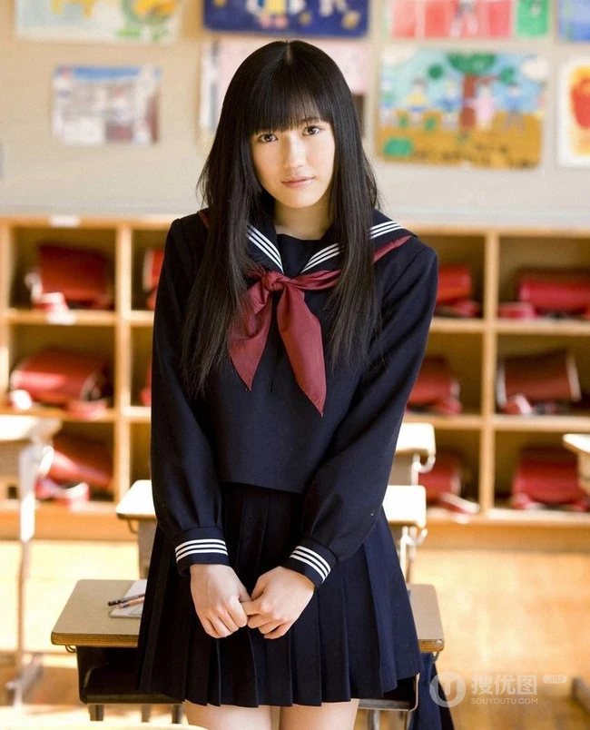 日本女生渡边麻友的校服日记